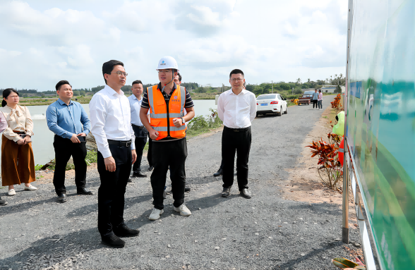 文昌市委书记高度肯定养殖尾水示范项目，各镇和养殖户现场观摩学习